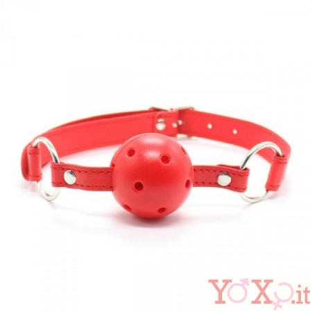 Gag Ball Rossa Forata con Cinturino in Similpelle Regolabile