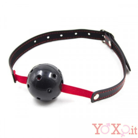 Gag Ball Nera Forata con Elastico e Cinturino in Similpelle Regolabile