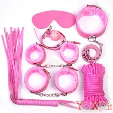 Omaggio Kit BDSM Rosa Completo con Frusta Manette Cavigliere Maschera Collare Corda e Gagball