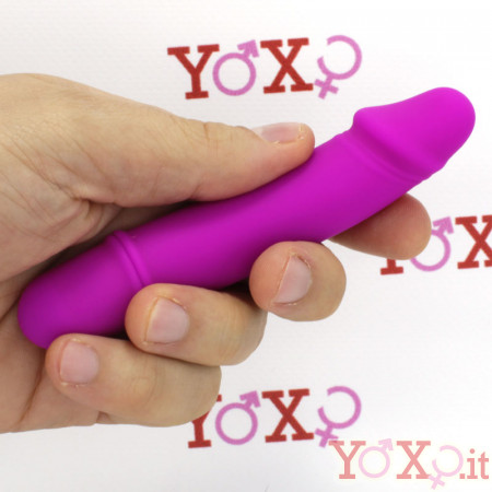 Mini vibratore realistico in silicone fucsia 12,7 x 2,5 cm.