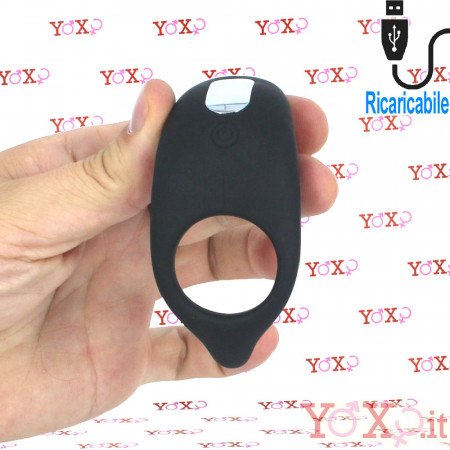 Hunter - Anello Vibrante in Silicone con Stimolatore Clitoride e Perineo Nero