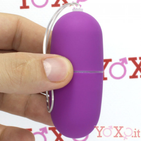 Omaggio ovetto vibrante porpora telecomandato senza fili 7 x 3 cm.