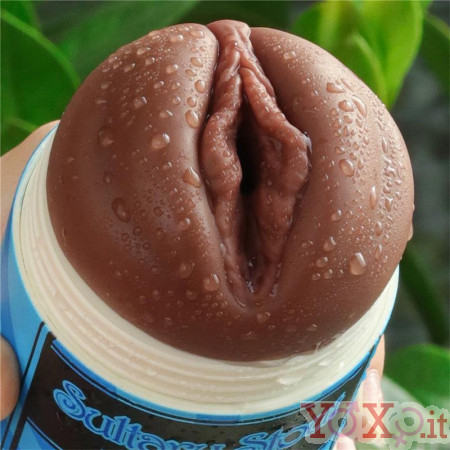 Vagina Masturbatore Africana Nascosto in Lattina di Birra