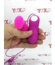 Vibratore con setole stimola clitoride in silicone inodore 7,6 x 3,8 cm.