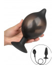 Cuneo anale gonfiabile in silicone nero con pompa removibile 13,2 x 3,75 cm.