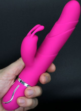 Vibratore Rabbit Fucsia in Silicone con Fusto Concentrico 22 x 3,5 cm.