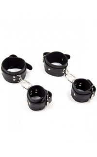 Yoxo Sexy Shop - Omaggio costrittori polsi e caviglie in ecopelle con anelli in acciaio