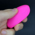 Ovetto vibrante in silicone rosa telecomandato ricaricabile con USB 5,6 x 2,8 cm. - 2