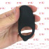 Hunter - Anello Vibrante in Silicone con Stimolatore Clitoride e Perineo Nero - 3