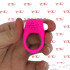 Omaggio Anello Fallico Vibrante in Puro Silicone con Setole Stimola Clitoride - 1
